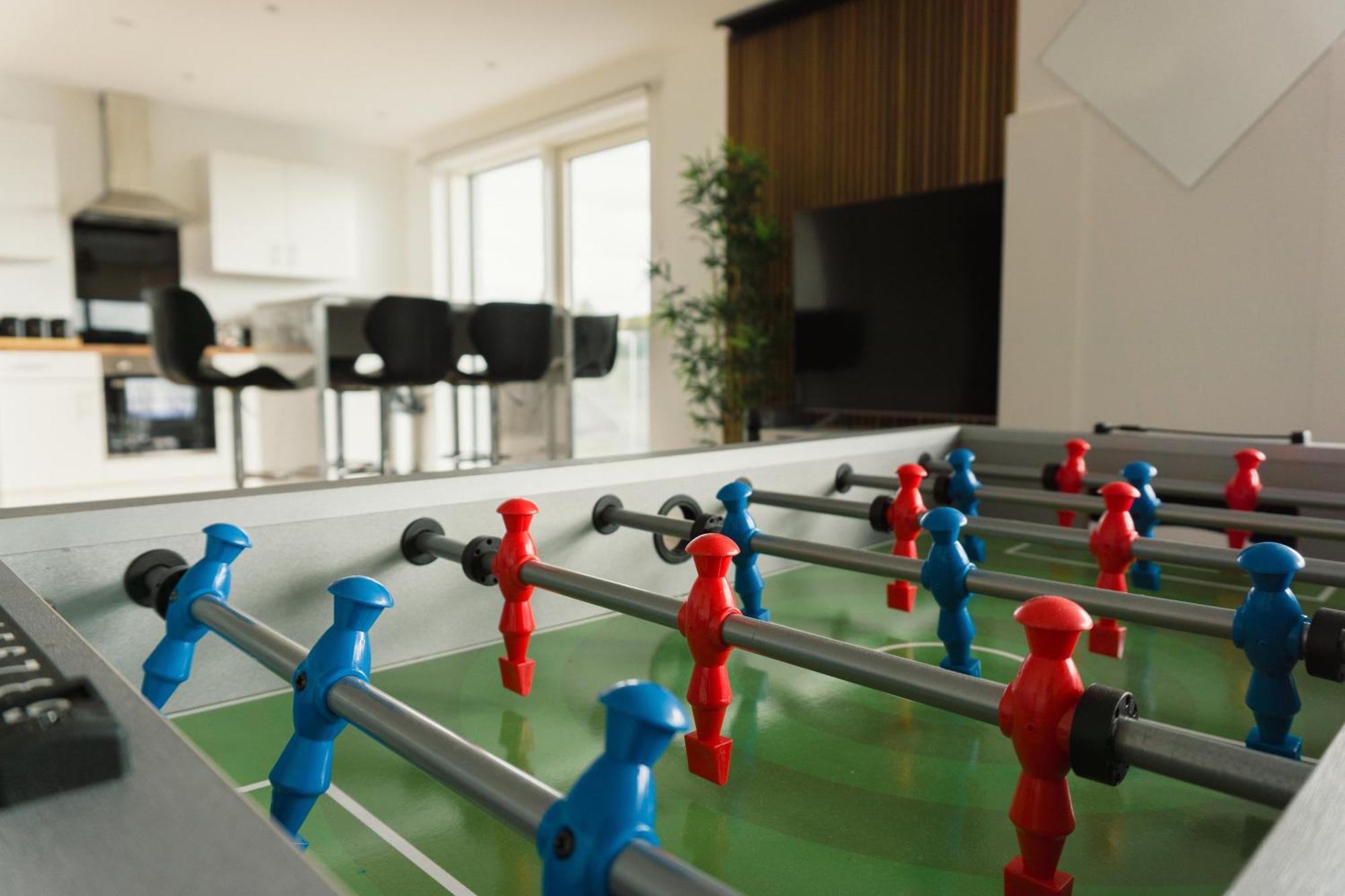 Manchester'S Luxurious 2-Bed Haven With Balcony - Canal Views & Proximity To Manchester United 외부 사진